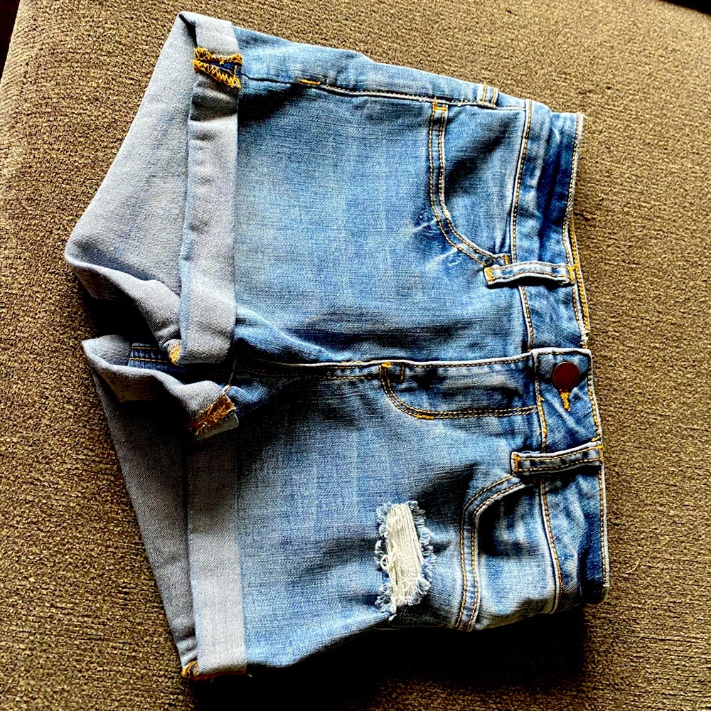 Blue jean shorts size 25 waist juniors.